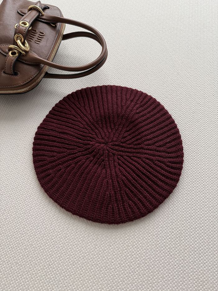 Textured Ribbed Cashmere Beret Hat In Birch Brown