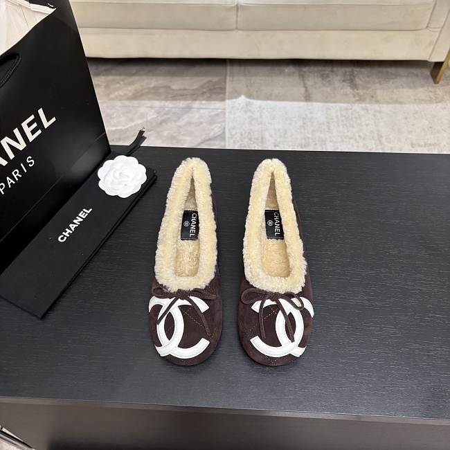 Faux Shearling Lined Suede Slip On Slippers With Quilted Detail