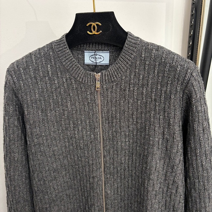 Cozy Zip Up Wool Knit Cardigan With Ribbed Trim