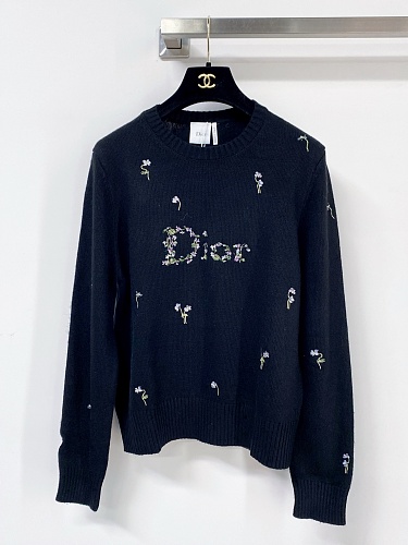 Colorblocked Tricolor Long Sleeve Slim Fit Graphic Knit Top