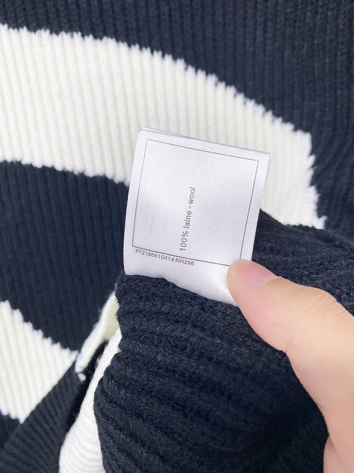 Chic Letter Print Breathable Long Sleeve Knit Pullover Top