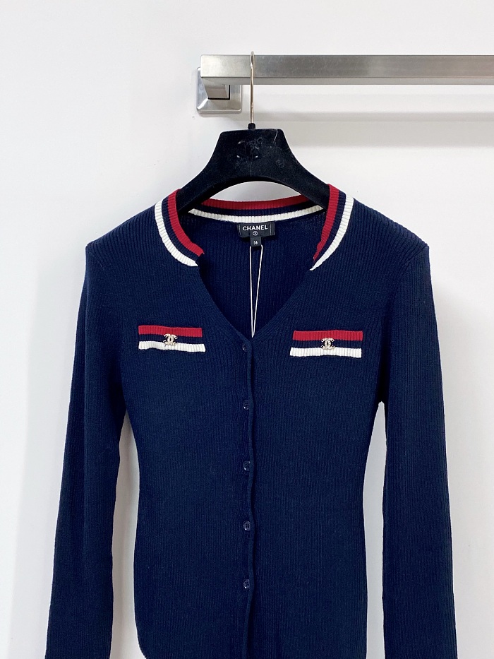 Minimalist Icon Detail Breathable Knit Long Sleeve Top