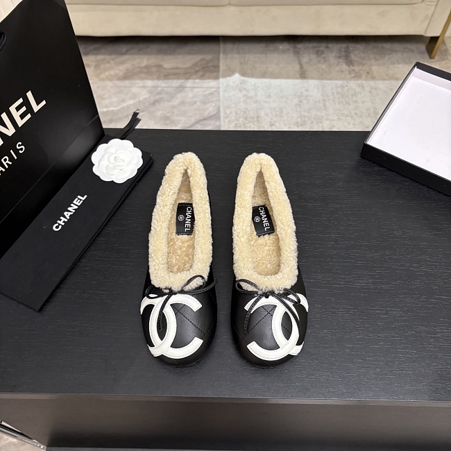 Quilted Shearling Trimmed Closed Back Slippers With Bow