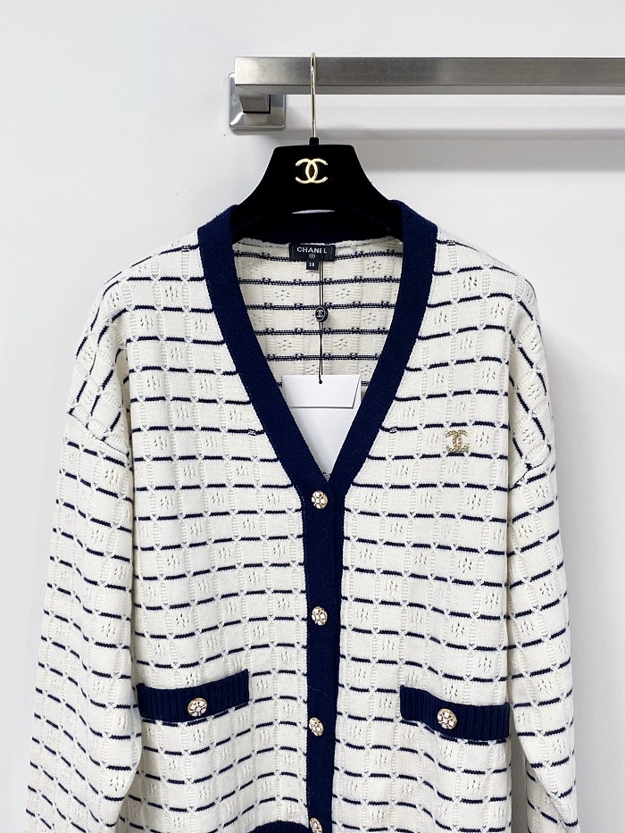 Contrast Trim Breathable Knit Cardigan With Graphic Icon Detail