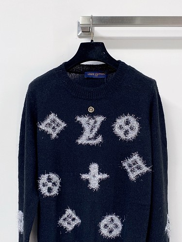 Chic Graphic Print Slim Fit Long Sleeve Knit Top