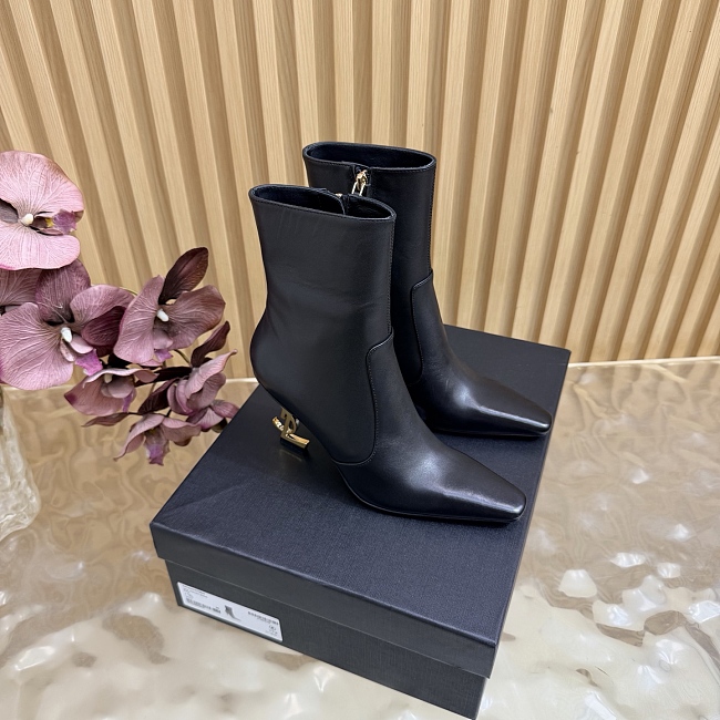 Black Pointed Toe Stiletto Heel Ankle Boots With Metal Heel