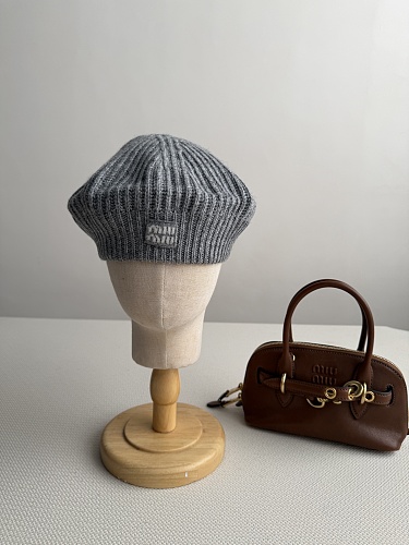 Textured Ribbed Cashmere Beret Hat In Solid Birkin Brown