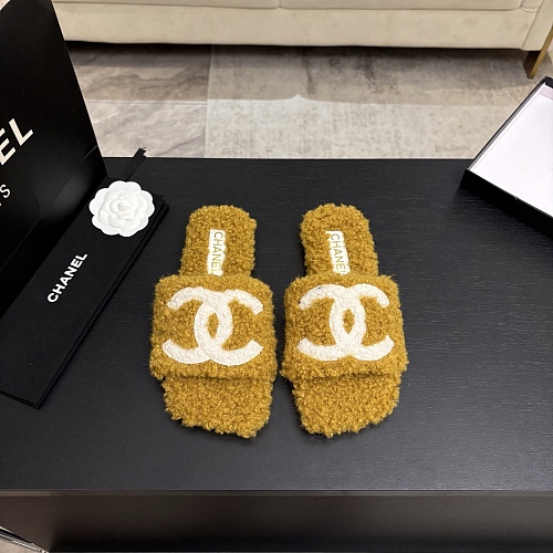 Fuzzy Shearling Open Toe Flat Slippers