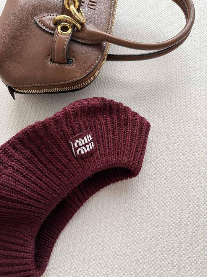 Textured Ribbed Cashmere Beret Hat In Birch Brown