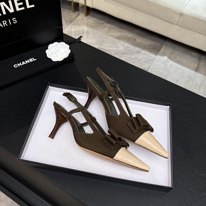 Two-Tone Pointed Toe Heeled Slingback Pumps With Bow And Detail