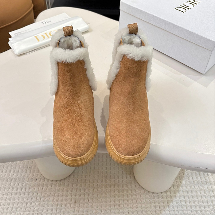 Tan Suede Chelsea Boots With White Shearling Trim And Chunky Soles