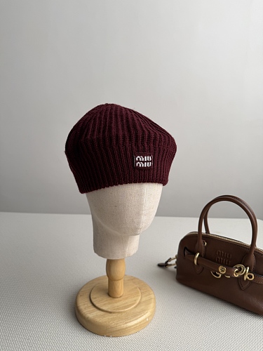 Textured Ribbed Cashmere Beret Hat In Birch Brown