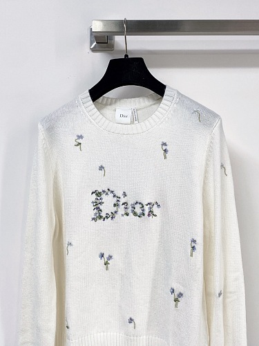 Colorblock Letter Print Slim Fit Long Sleeve Knit Top