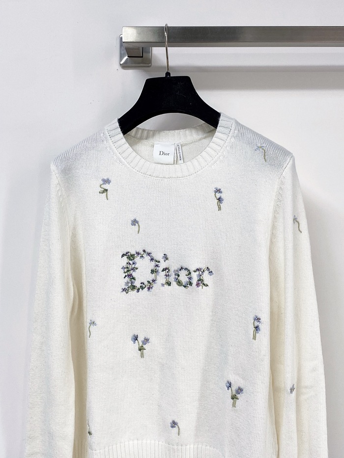 Colorblock Letter Print Slim Fit Long Sleeve Knit Top