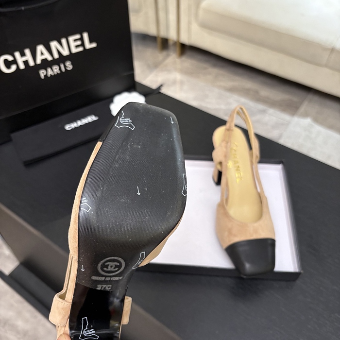 Chunky Heeled Suede Slingback Pumps With Contrast Toe
