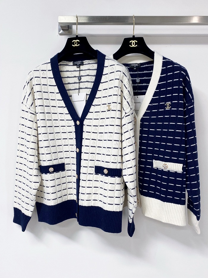 Chic Contrast Trim V-Neck Breathable Knit Cardigan
