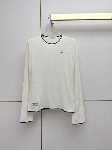 Contrast Trim Metallic Icon Detail Crew Neck Knit Sweater