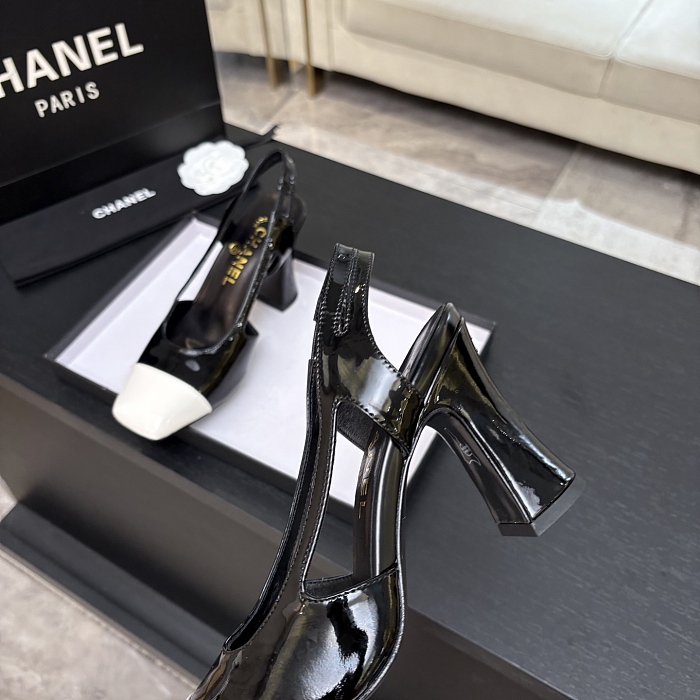Black Patent Leather Block Heel Mary Jane Shoes With Contrasting White Cap Toe And Slingback Strap
