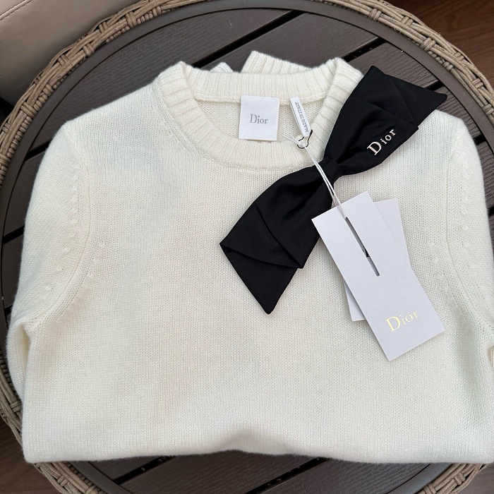 Oversized Bow Accent Cashmere Knit Sweater With Letter Print Crew Neck