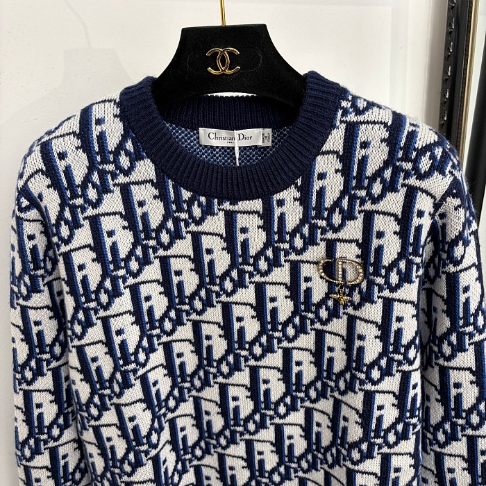 Rhinestone Bee Graphic Monogram Wool Knit Pullover Sweater