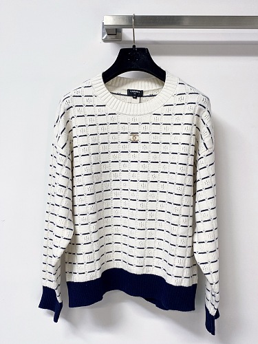 Breathable Knit Long Sleeve Top With Chic Letter Print Detail