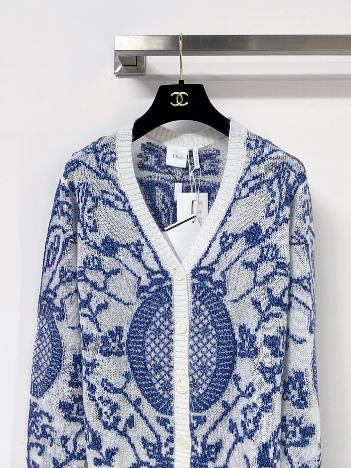 Color Block Tricolor Slim Fit Cardigan With Graphic Detail