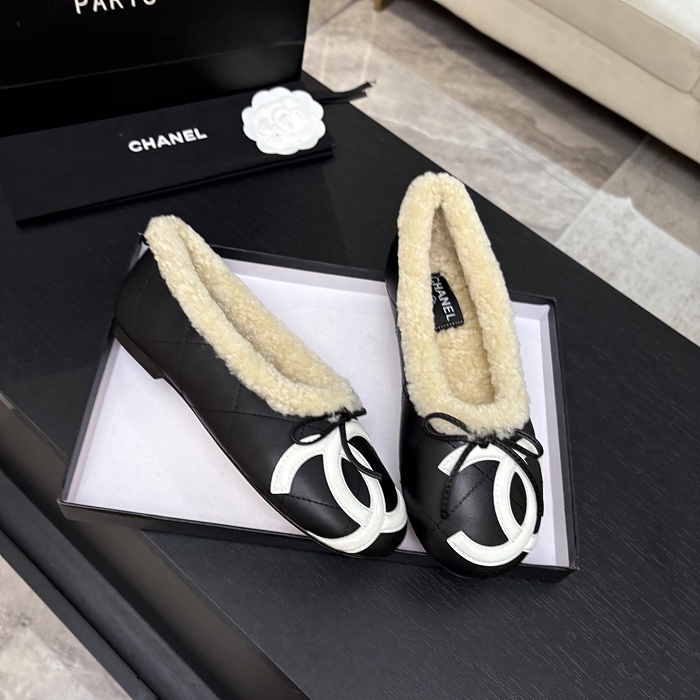 Quilted Shearling Trimmed Closed Back Slippers With Bow