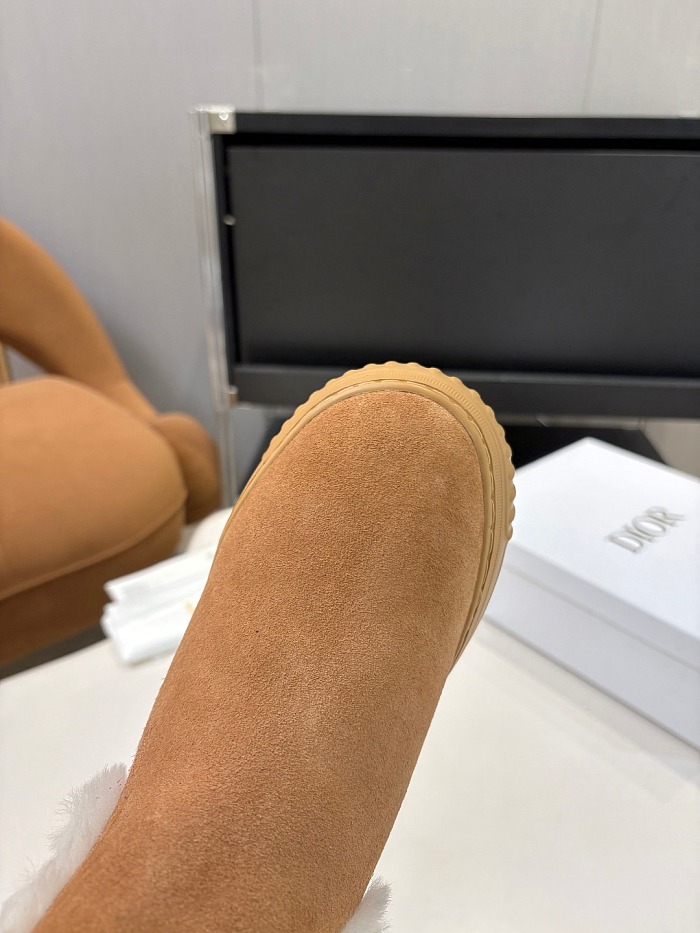 Tan Suede Chelsea Boots With White Shearling Trim And Chunky Soles