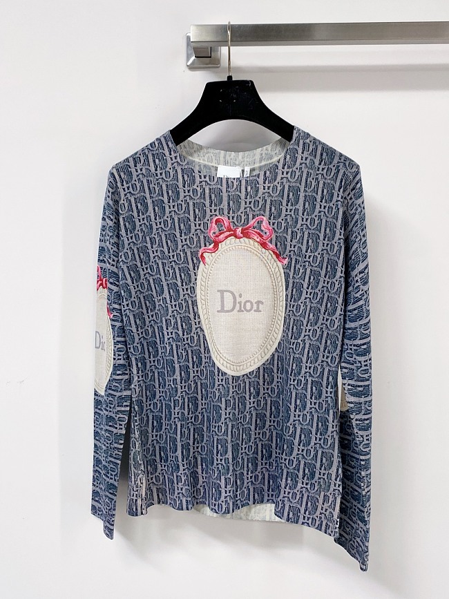 Sleek Letter Print Long Sleeve Slim Fit Knit Top