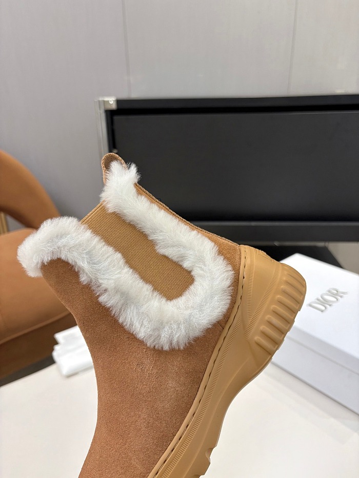 Tan Suede Chelsea Boots With White Shearling Trim And Chunky Soles