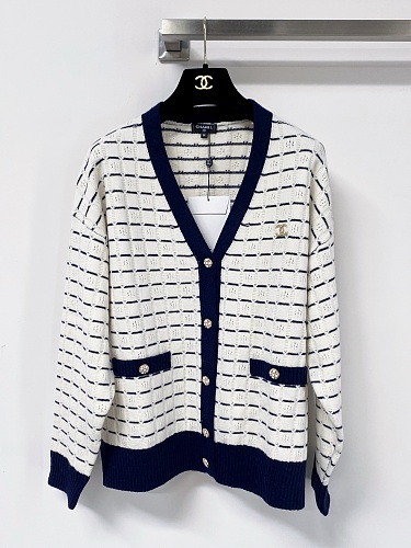 Contrast Trim Breathable Knit Cardigan With Graphic Icon Detail