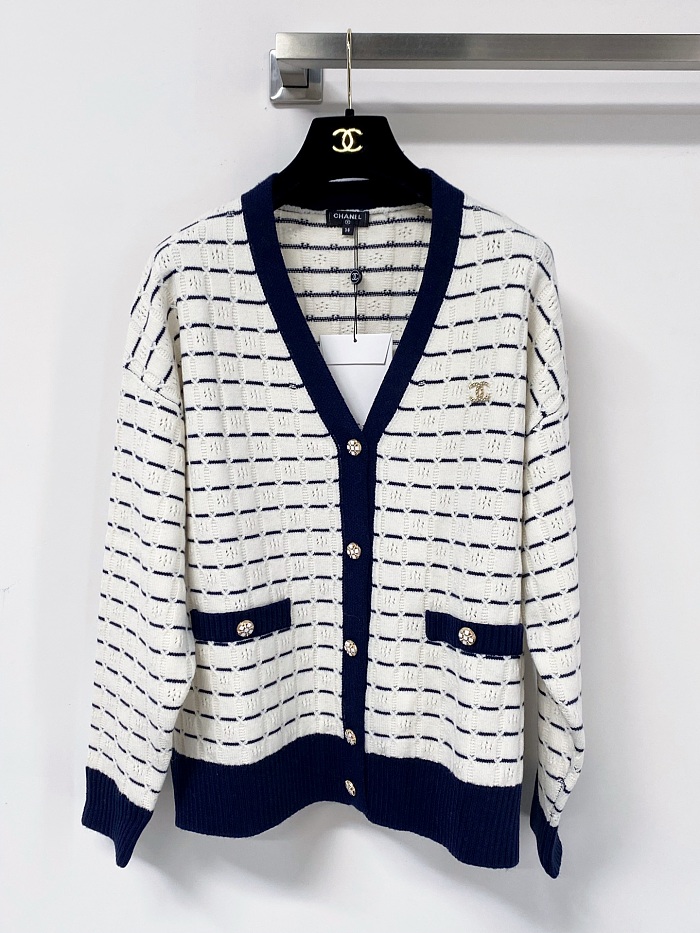Contrast Trim Breathable Knit Cardigan With Graphic Icon Detail