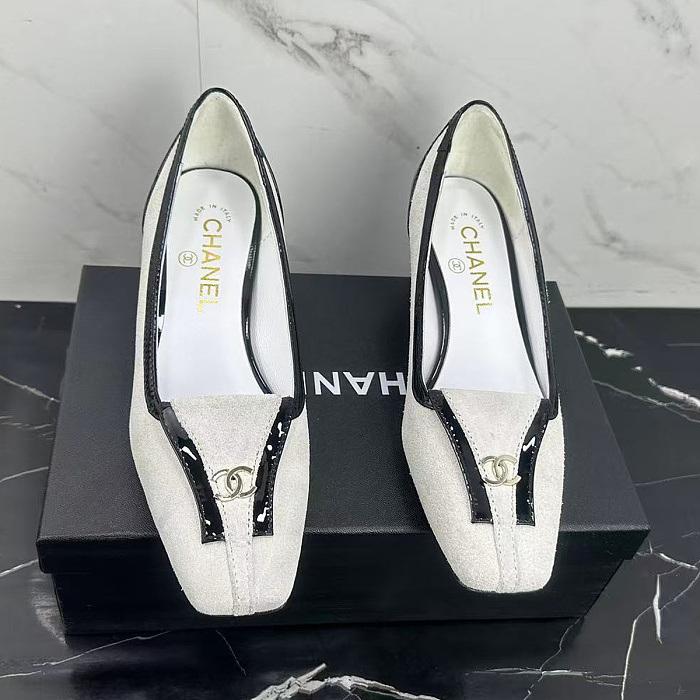 Chic Suede And Patent Leather Closed Toe Mid Heel Pumps