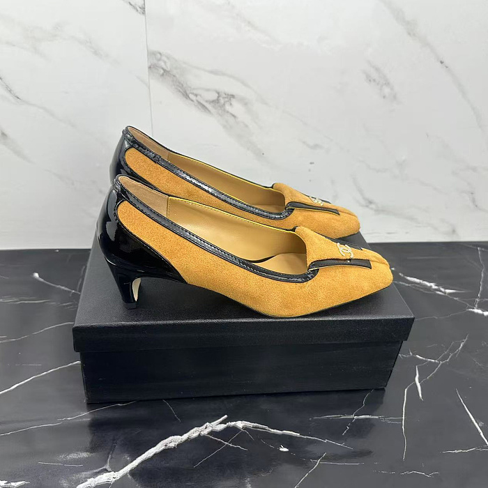 Chic Suede And Patent Leather Closed Toe Mid Heel Pumps