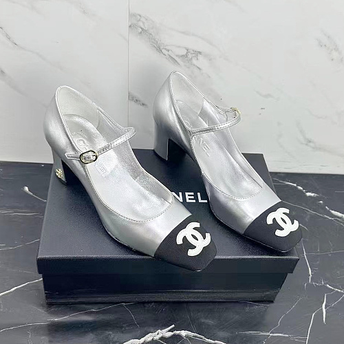 Silver Chunky Heel Mary Jane Pumps With Contrast Cap Toe