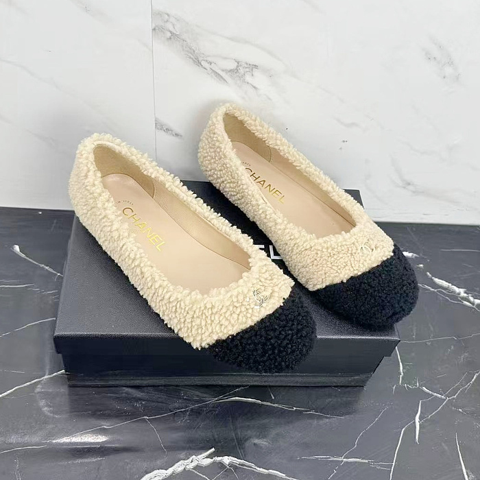 Fuzzy Contrast Cap Toe Slip On Ballet Flats