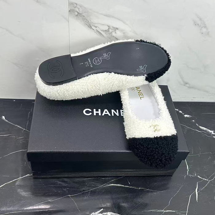 Black And White Contrast Faux Shearling Slip-On Ballet Flat