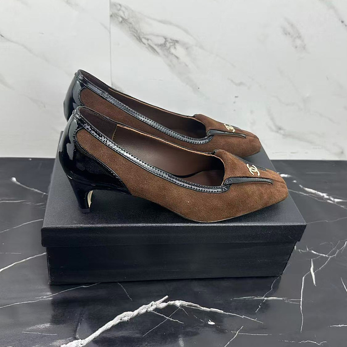 Suede And Patent Leather Pointed Toe Chunky Heel Pumps