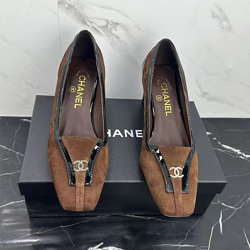 Brown Suede And Patent Leather Heeled Pumps