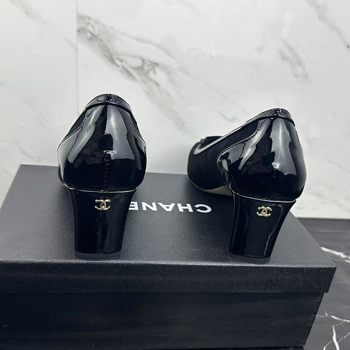 Black Suede Patent Leather High Heel Pumps With Closed Toe