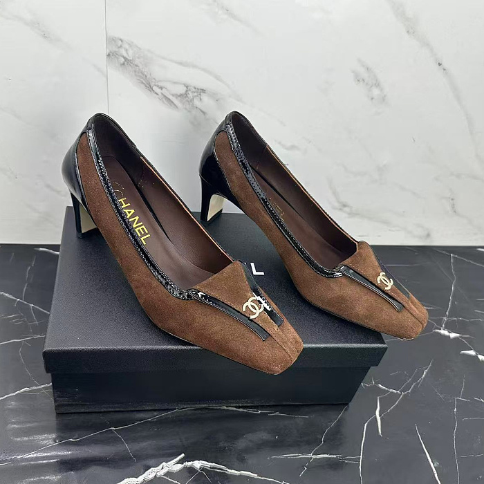 Brown Suede And Patent Leather Heeled Pumps
