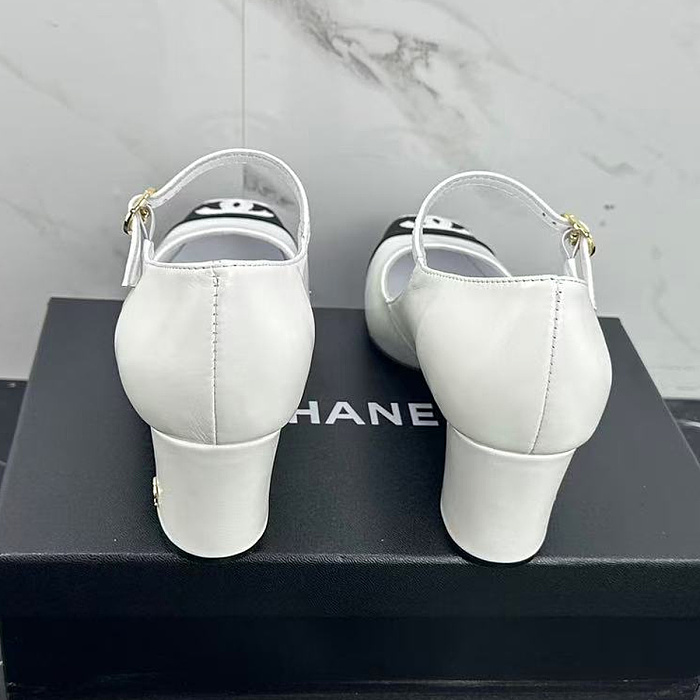 Heeled Mary Jane Pumps With Contrast Cap Toe
