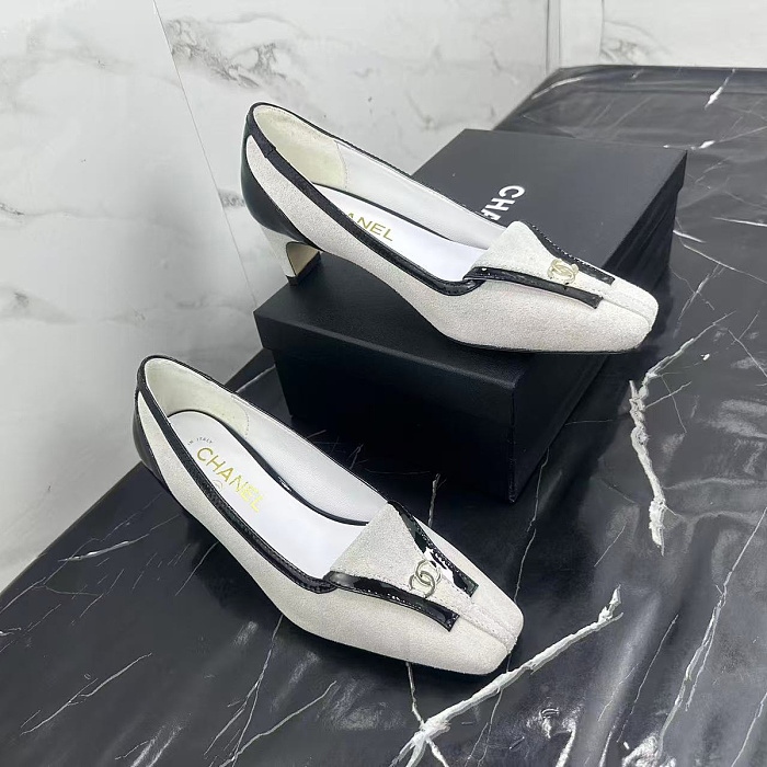Chic Suede And Patent Leather Closed Toe Mid Heel Pumps