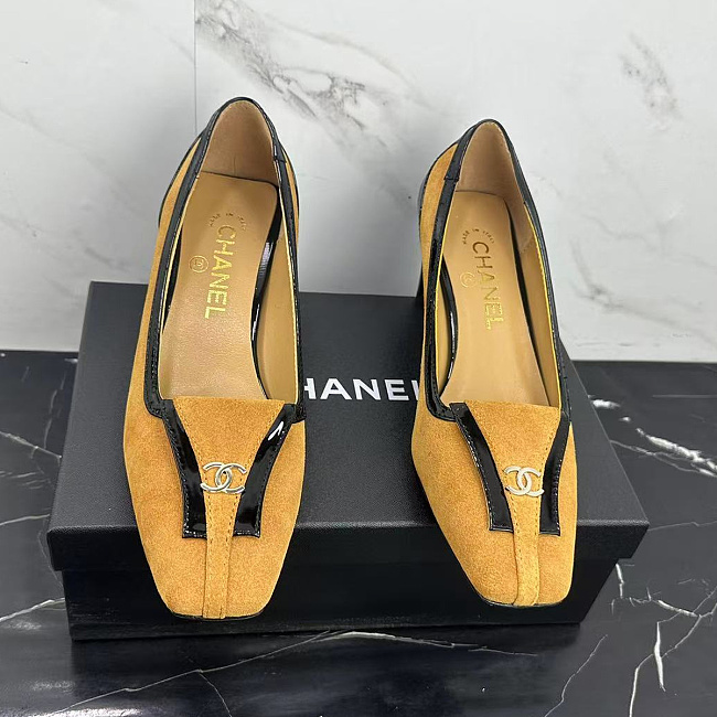 Chic Suede And Patent Leather Heeled Pumps With Contrast Trim