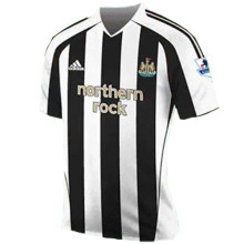 2005/06 Newcastle Home Retro Soccer Jersey