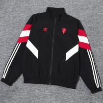 2024/25 M Utd Black Windbreaker Embroidered Logo （刺绣队徽）