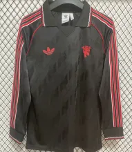 2025 M Utd Black Retro Style Fans Long Sleeve Soccer Jersey