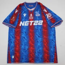 2024/25 Crystal Palace Home FA CUP FINAL VERSION Fans Soccer Jersey(带胸前小字，臂章，袖广告）