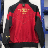 2006/07 M Utd Red Retro Windbreaker
