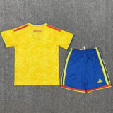 2026/27 Colombia Home Yellow Kids Soccer Jersey 蓝色裤子